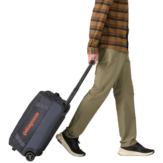 Patagonnia Black Hole Wheeled Duffel 40L 3